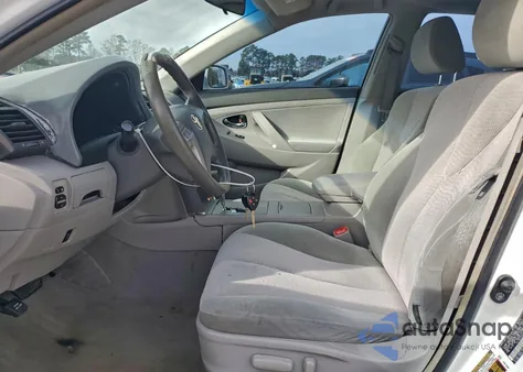 2011 Toyota Camry Base z USA, uszkodzony, nr VIN 4T1BF3EKXBU614774